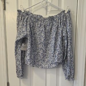 Arizona Jean Company Light Blue Floral Off-Shoulder Top